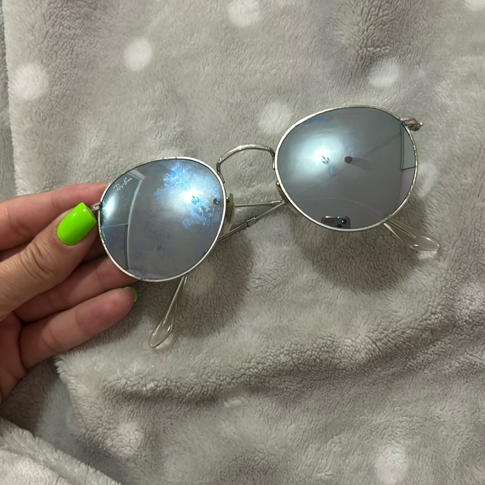 Ray-Ban Round Silver Sunglasses
